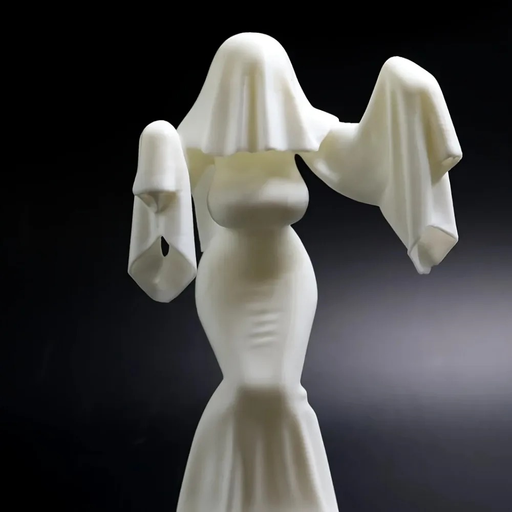 Statuetta di Fantasma Femminil - Unique Art Craft recensione e prezzo